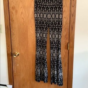 Women’s black and white patterned pants
